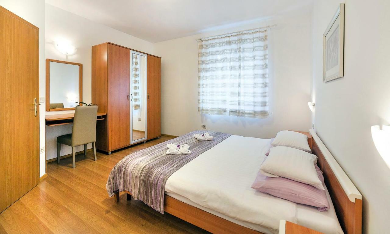 Apartment Villa Lidija Lovran Exteriör bild