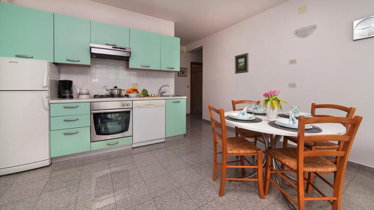 Apartment Villa Lidija Lovran Exteriör bild
